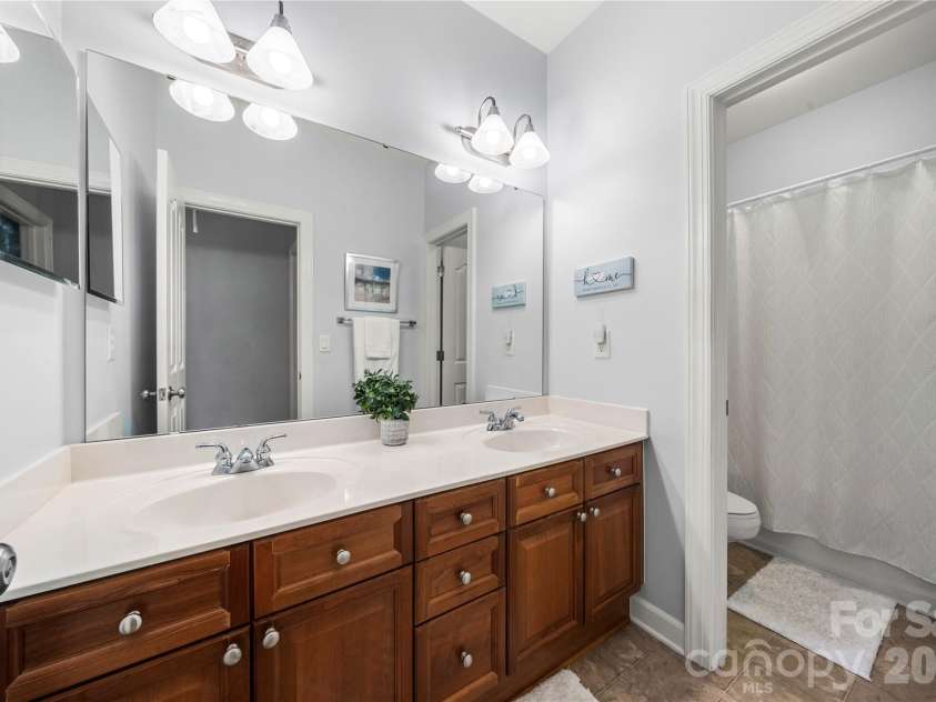 15812 Glen Miro Drive, Huntersville, NC 28078.  MLS# CAR4419834, YatesRealty ID 49119. 