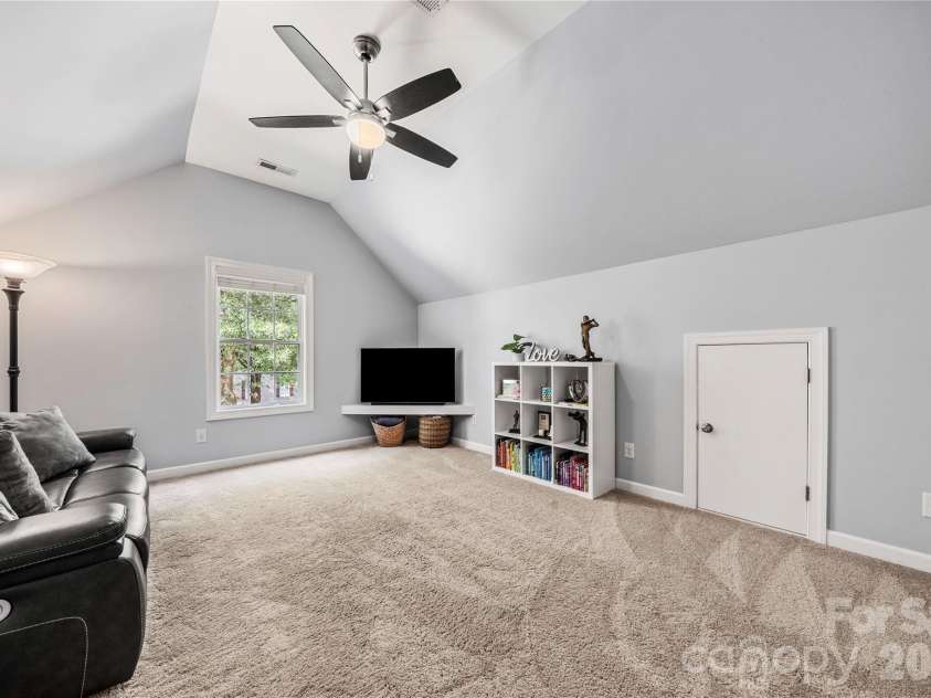15812 Glen Miro Drive, Huntersville, NC 28078.  MLS# CAR4419834, YatesRealty ID 49119. 