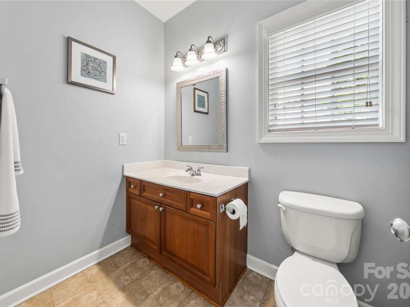15812 Glen Miro Drive, Huntersville, NC 28078.  MLS# CAR4419834, YatesRealty ID 49119. 