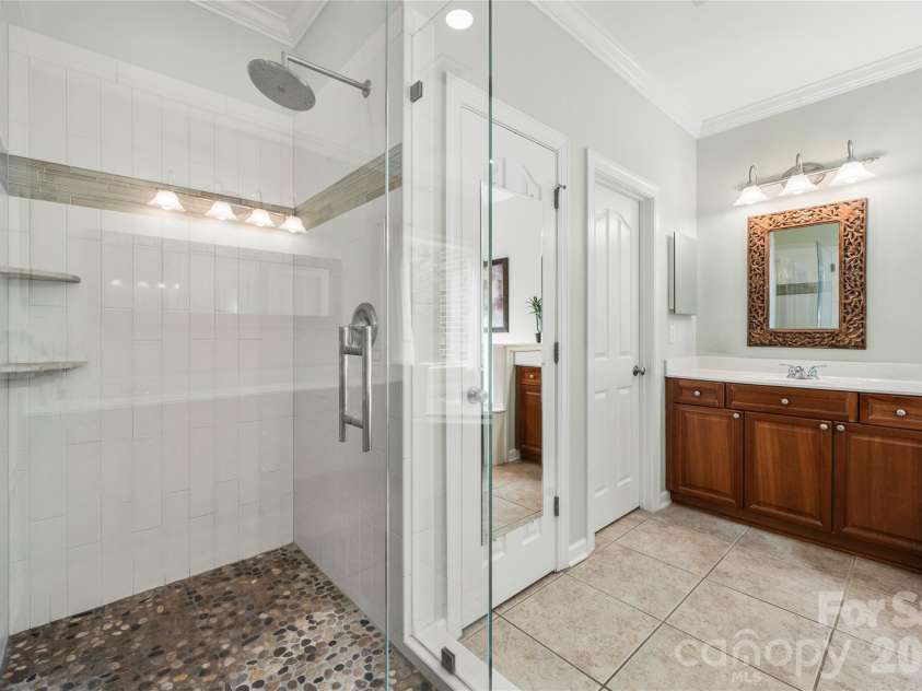 15812 Glen Miro Drive, Huntersville, NC 28078.  MLS# CAR4419834, YatesRealty ID 49119. 