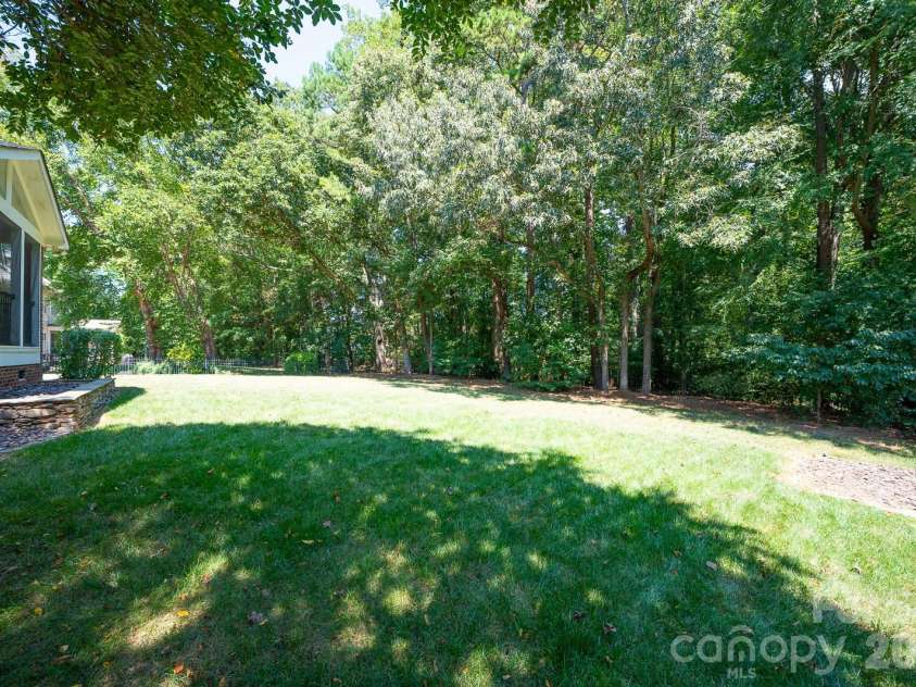 15812 Glen Miro Drive, Huntersville, NC 28078.  MLS# CAR4419834, YatesRealty ID 49119. 