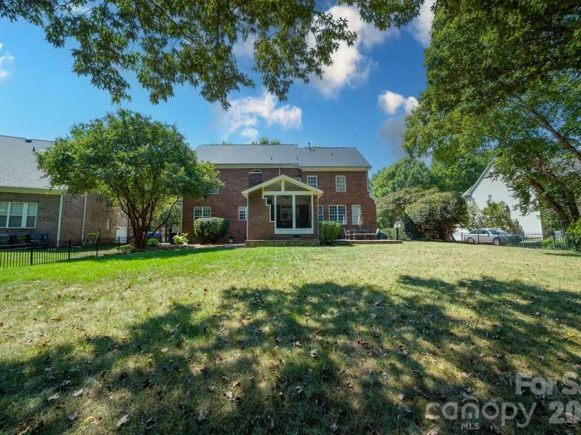 15812 Glen Miro Drive, Huntersville, NC 28078.  MLS# CAR4419834, YatesRealty ID 49119. 