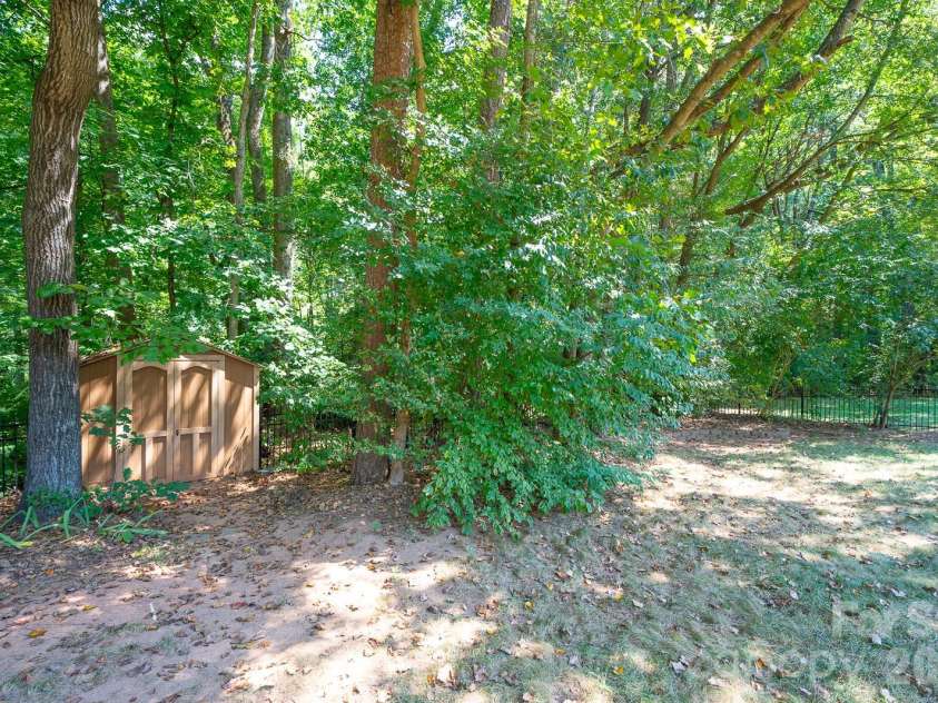 15812 Glen Miro Drive, Huntersville, NC 28078.  MLS# CAR4419834, YatesRealty ID 49119. 