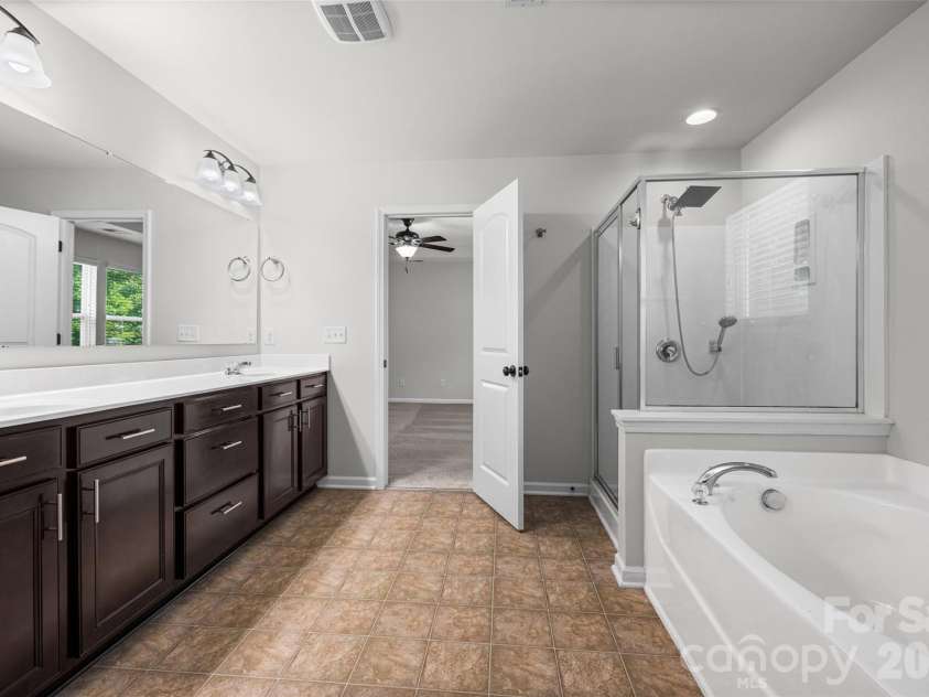 1059 Albany Park Drive, Fort Mill, SC 29715.  MLS# CAR4420011, YatesRealty ID 49120. 