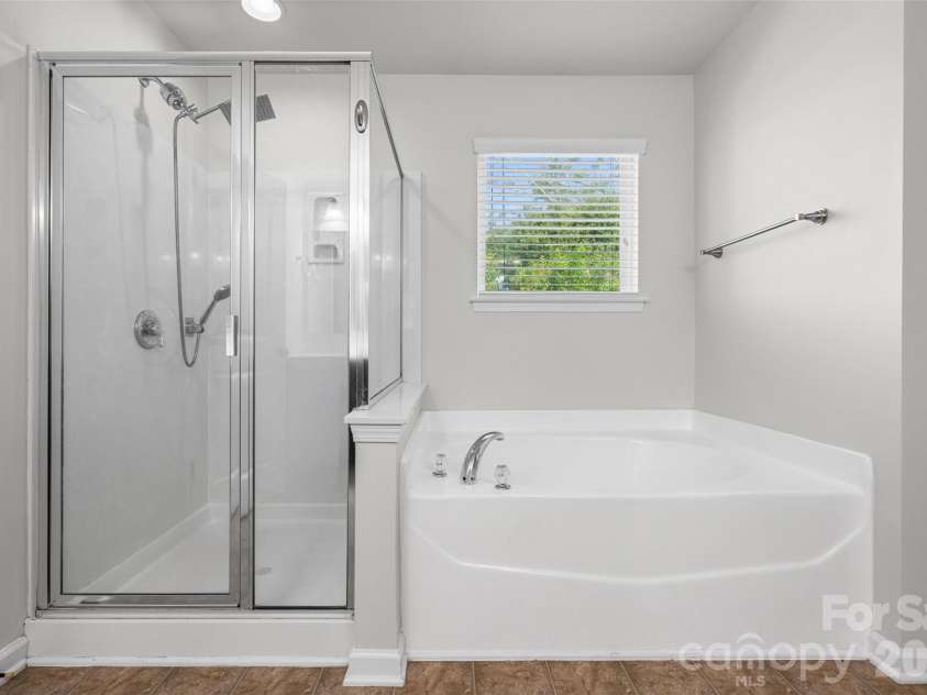 1059 Albany Park Drive, Fort Mill, SC 29715.  MLS# CAR4420011, YatesRealty ID 49120. 
