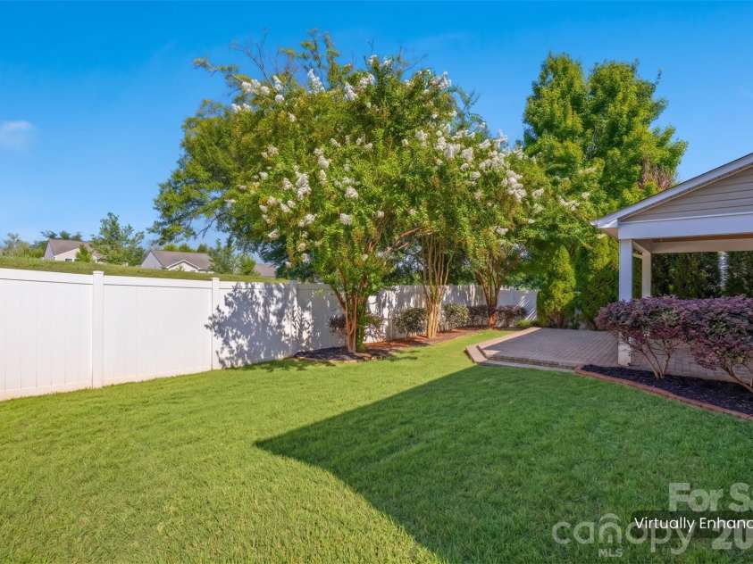 1059 Albany Park Drive, Fort Mill, SC 29715.  MLS# CAR4420011, YatesRealty ID 49120. 