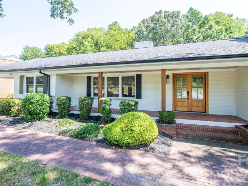 228 Cedar Street, Mooresville, NC 28115.  MLS# CAR4419712, YatesRealty ID 49122. 