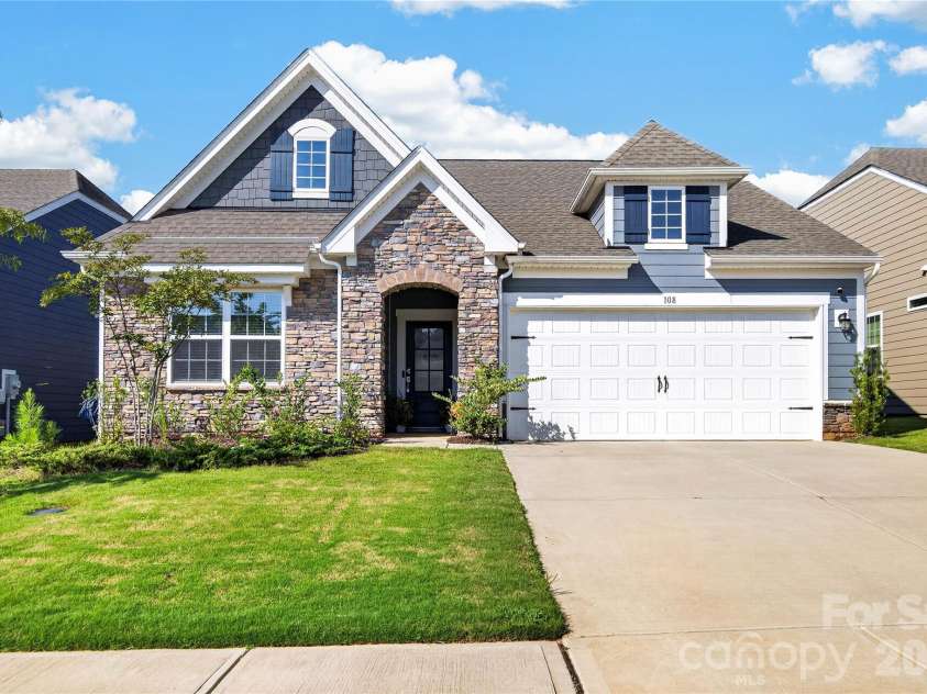 108 Pampas Place, Statesville, NC 28625.  MLS# CAR4419657, YatesRealty ID 49123. 