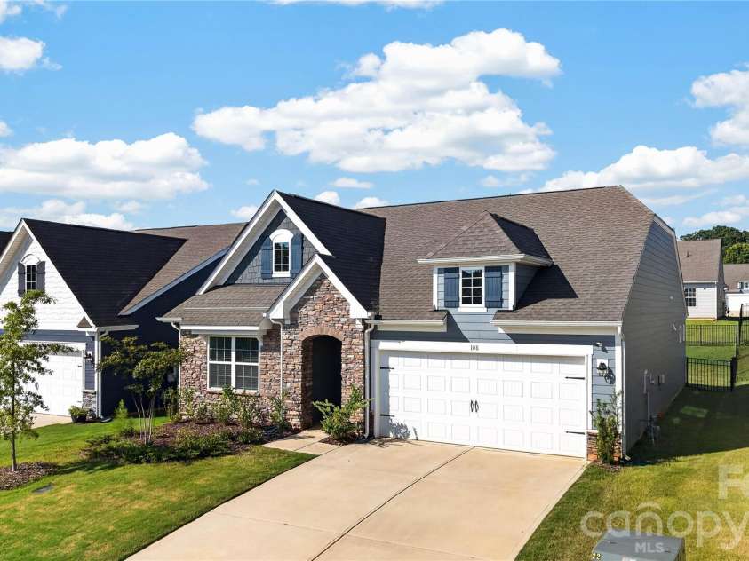 108 Pampas Place, Statesville, NC 28625.  MLS# CAR4419657, YatesRealty ID 49123. 