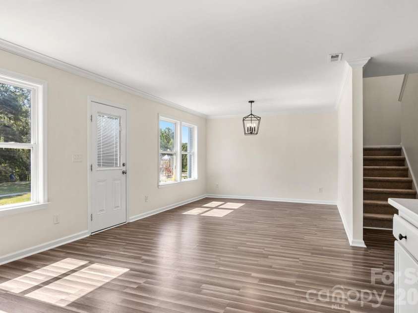 505 Sansberry Drive, York, SC 29745.  MLS# CAR4419779, YatesRealty ID 49124. Dining area