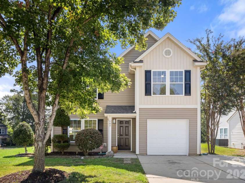 505 Sansberry Drive, York, SC 29745.  MLS# CAR4419779, YatesRealty ID 49124. Your new home awaits