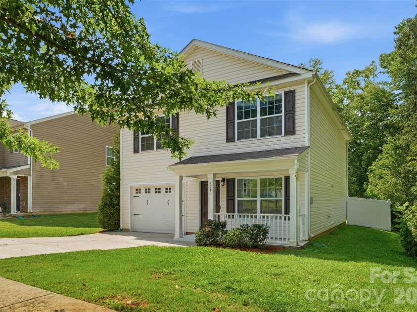 4219 John Dale Lane, Charlotte, NC 28269.  MLS# CAR4418539, YatesRealty ID 49125. 