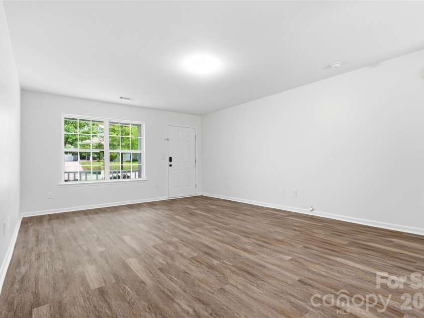 4219 John Dale Lane, Charlotte, NC 28269.  MLS# CAR4418539, YatesRealty ID 49125. 