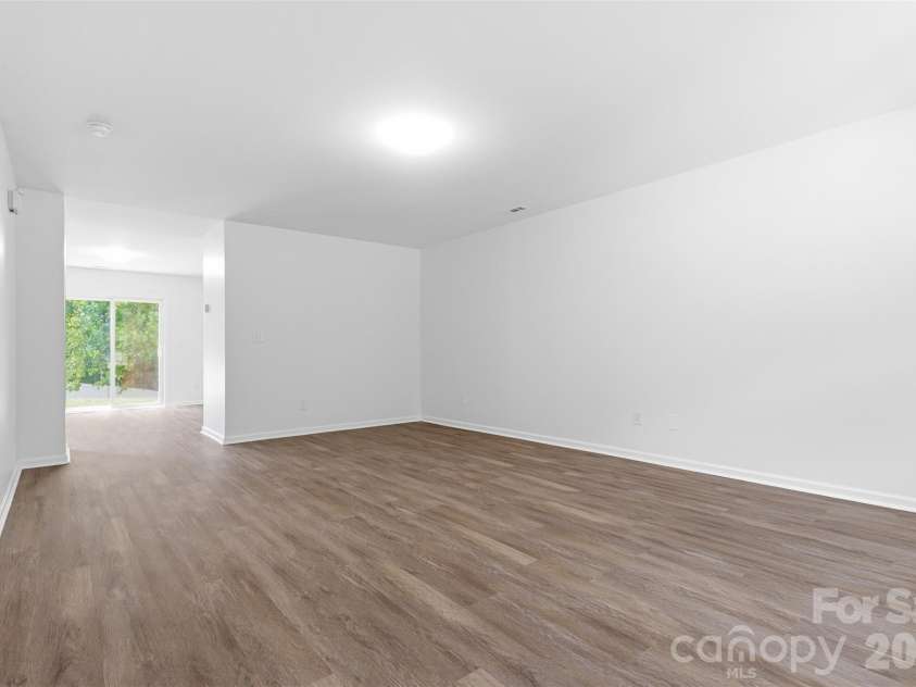 4219 John Dale Lane, Charlotte, NC 28269.  MLS# CAR4418539, YatesRealty ID 49125. 