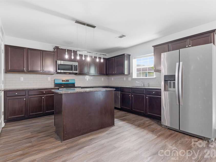 4219 John Dale Lane, Charlotte, NC 28269.  MLS# CAR4418539, YatesRealty ID 49125. 