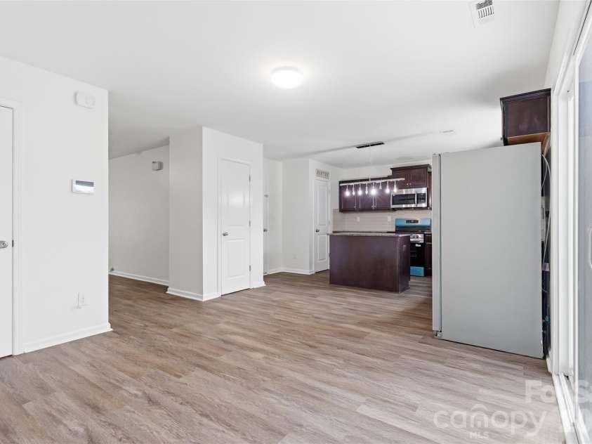 4219 John Dale Lane, Charlotte, NC 28269.  MLS# CAR4418539, YatesRealty ID 49125. 