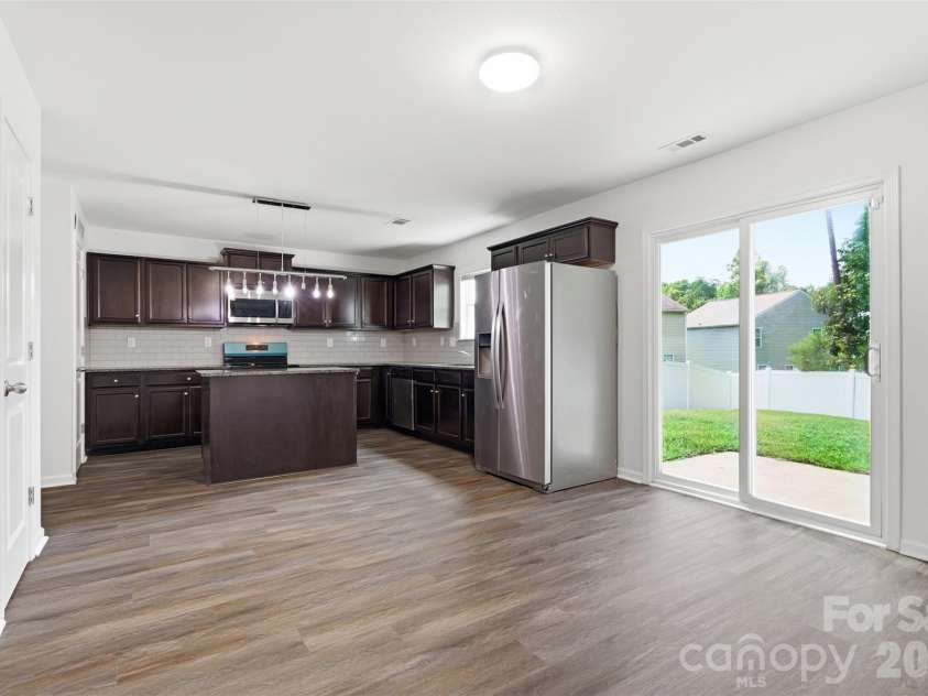 4219 John Dale Lane, Charlotte, NC 28269.  MLS# CAR4418539, YatesRealty ID 49125. 