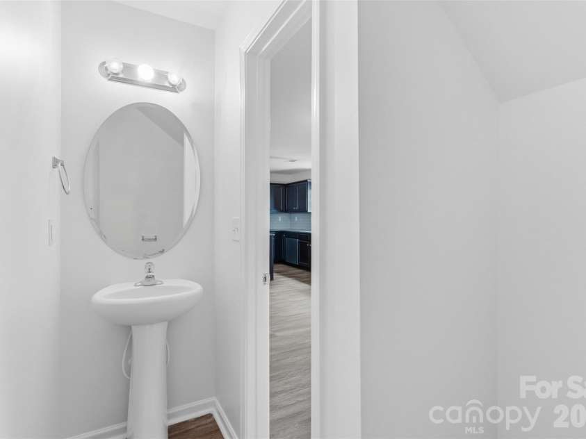 4219 John Dale Lane, Charlotte, NC 28269.  MLS# CAR4418539, YatesRealty ID 49125. 