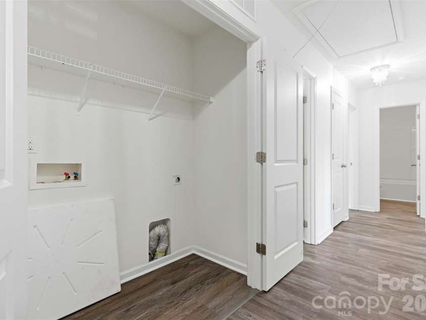4219 John Dale Lane, Charlotte, NC 28269.  MLS# CAR4418539, YatesRealty ID 49125. 