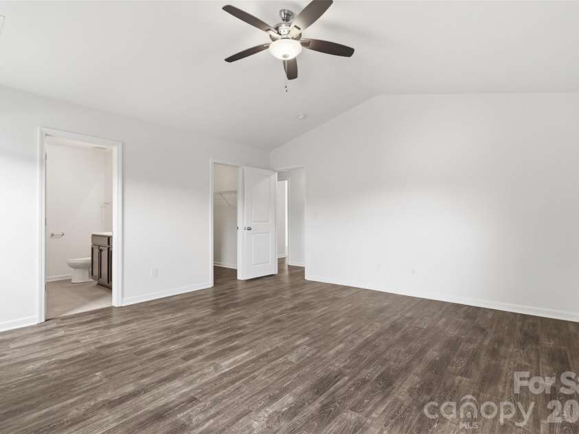 4219 John Dale Lane, Charlotte, NC 28269.  MLS# CAR4418539, YatesRealty ID 49125. 