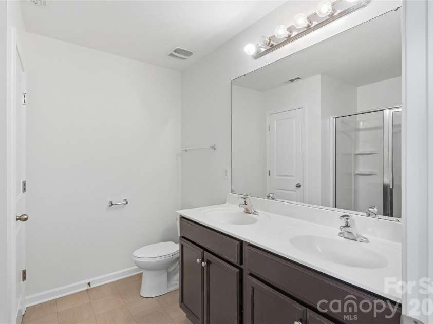 4219 John Dale Lane, Charlotte, NC 28269.  MLS# CAR4418539, YatesRealty ID 49125. 