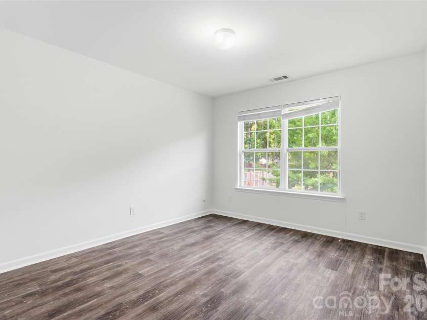 4219 John Dale Lane, Charlotte, NC 28269.  MLS# CAR4418539, YatesRealty ID 49125. 