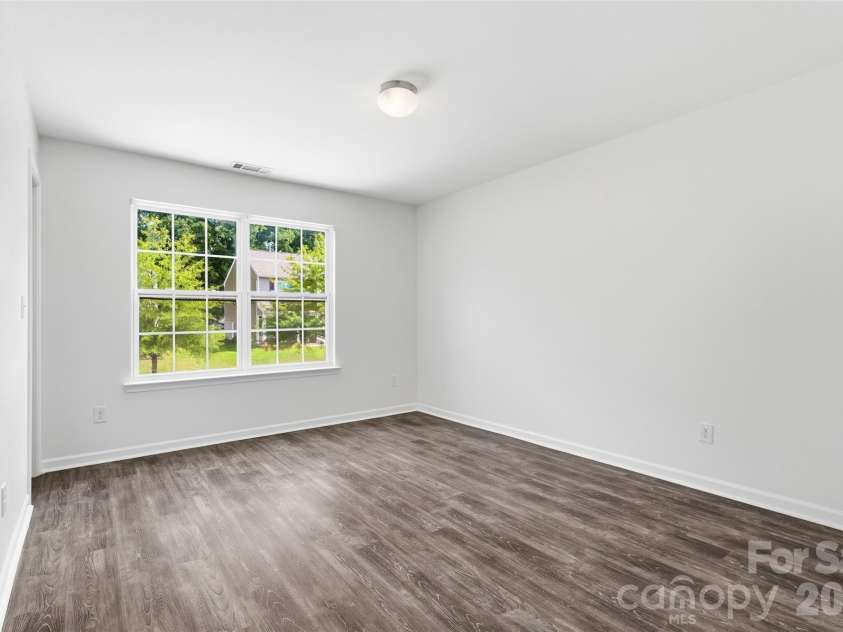 4219 John Dale Lane, Charlotte, NC 28269.  MLS# CAR4418539, YatesRealty ID 49125. 