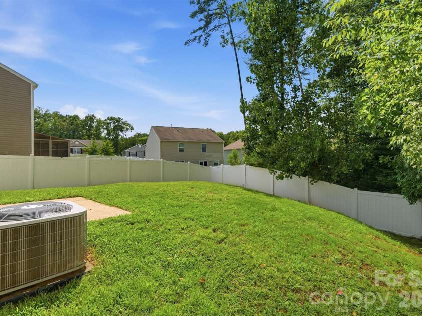 4219 John Dale Lane, Charlotte, NC 28269.  MLS# CAR4418539, YatesRealty ID 49125. 