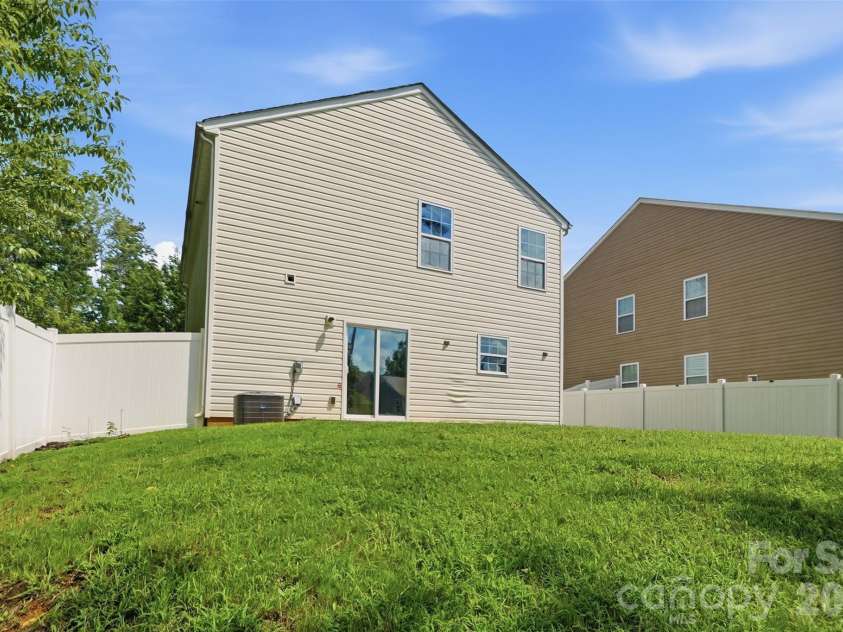 4219 John Dale Lane, Charlotte, NC 28269.  MLS# CAR4418539, YatesRealty ID 49125. 