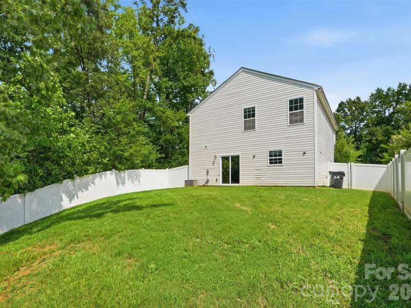 4219 John Dale Lane, Charlotte, NC 28269.  MLS# CAR4418539, YatesRealty ID 49125. 