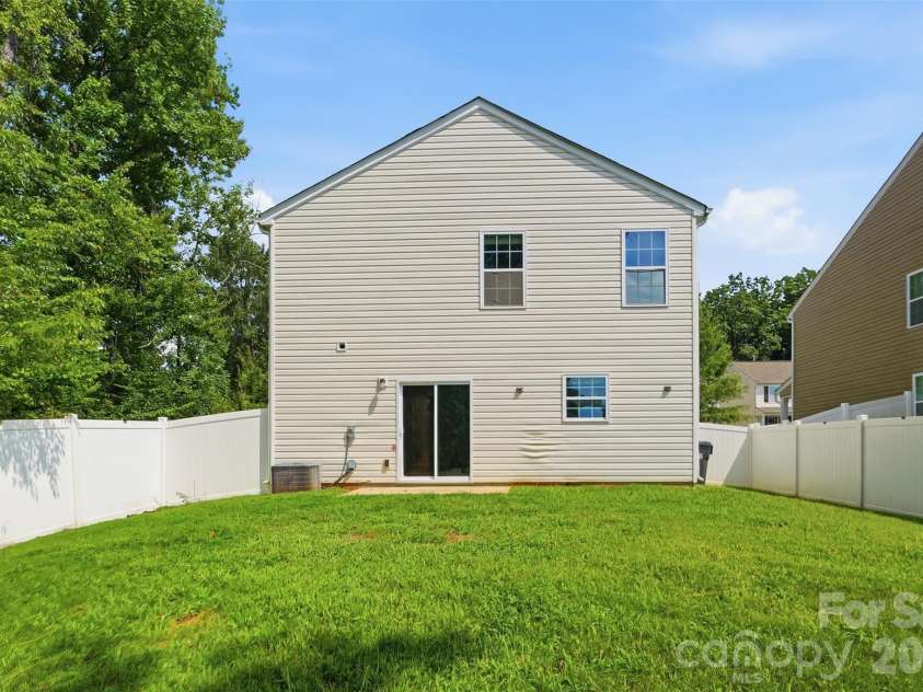 4219 John Dale Lane, Charlotte, NC 28269.  MLS# CAR4418539, YatesRealty ID 49125. 