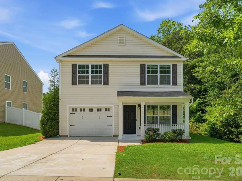 4219 John Dale Lane, Charlotte, NC 28269.  MLS# CAR4418539, YatesRealty ID 49125. WELCOME HOME