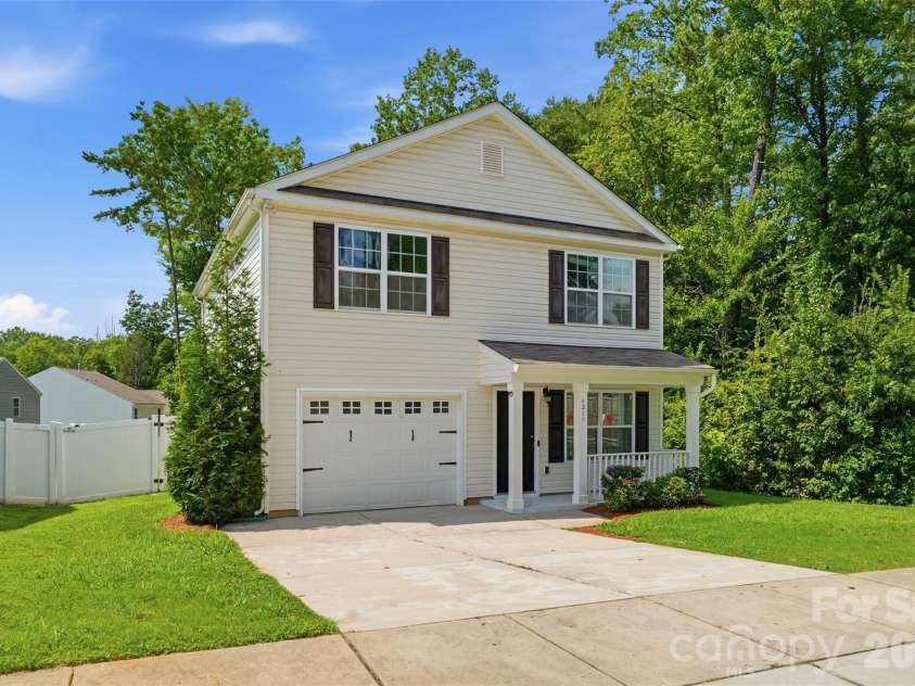 4219 John Dale Lane, Charlotte, NC 28269.  MLS# CAR4418539, YatesRealty ID 49125. YOUR BEAUTIFUL HOME