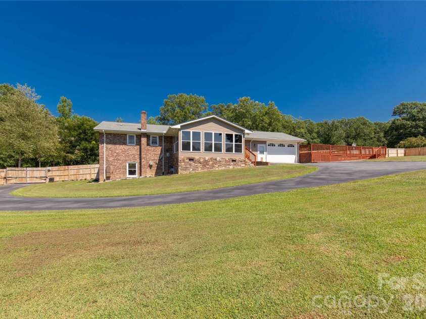 613 Doc Garris Road, Lancaster, SC 29720.  MLS# CAR4419433, YatesRealty ID 49126. 