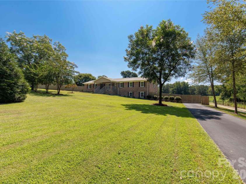 613 Doc Garris Road, Lancaster, SC 29720.  MLS# CAR4419433, YatesRealty ID 49126. 