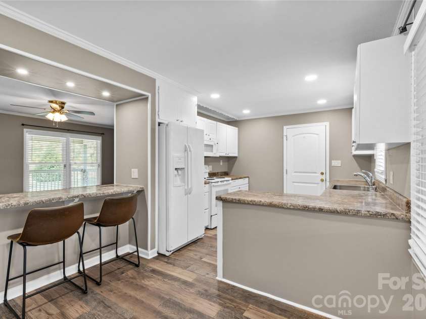 613 Doc Garris Road, Lancaster, SC 29720.  MLS# CAR4419433, YatesRealty ID 49126. Kitchen
