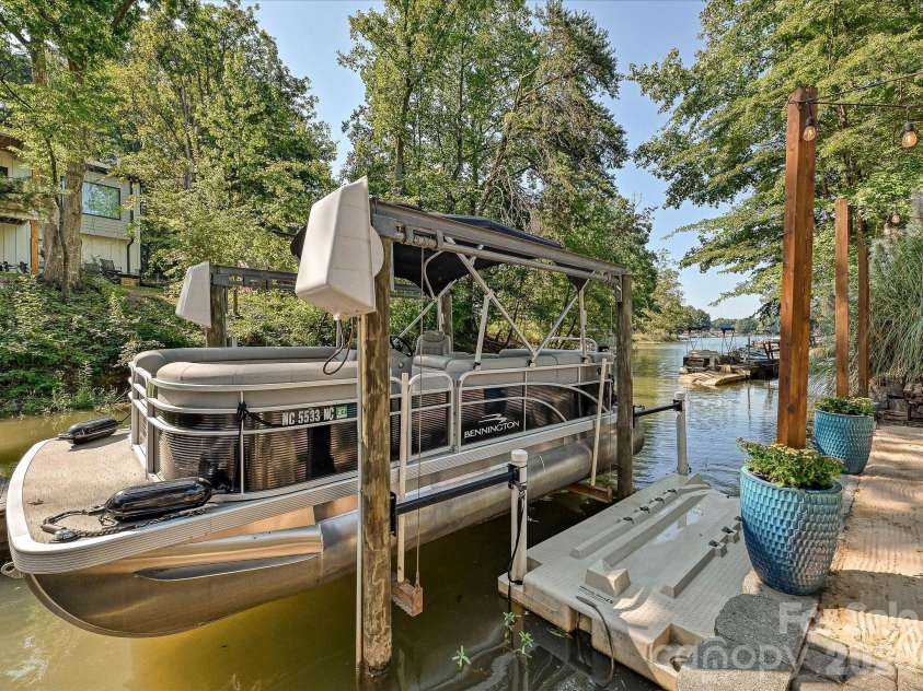 21624 Rio Oro Drive, Cornelius, NC 28031.  MLS# CAR4419384, YatesRealty ID 49127. 