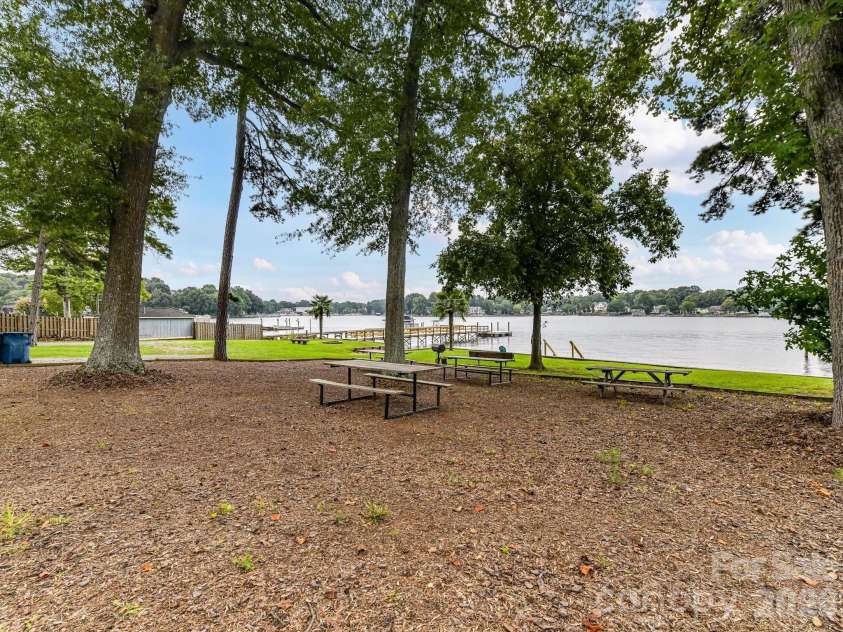 21624 Rio Oro Drive, Cornelius, NC 28031.  MLS# CAR4419384, YatesRealty ID 49127. 