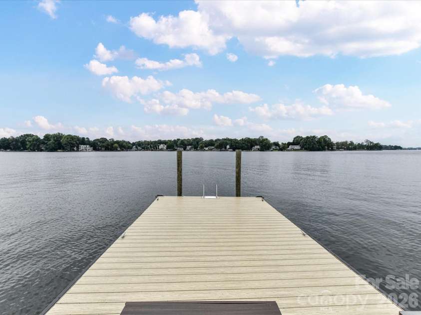 21624 Rio Oro Drive, Cornelius, NC 28031.  MLS# CAR4419384, YatesRealty ID 49127. Community Day Dock