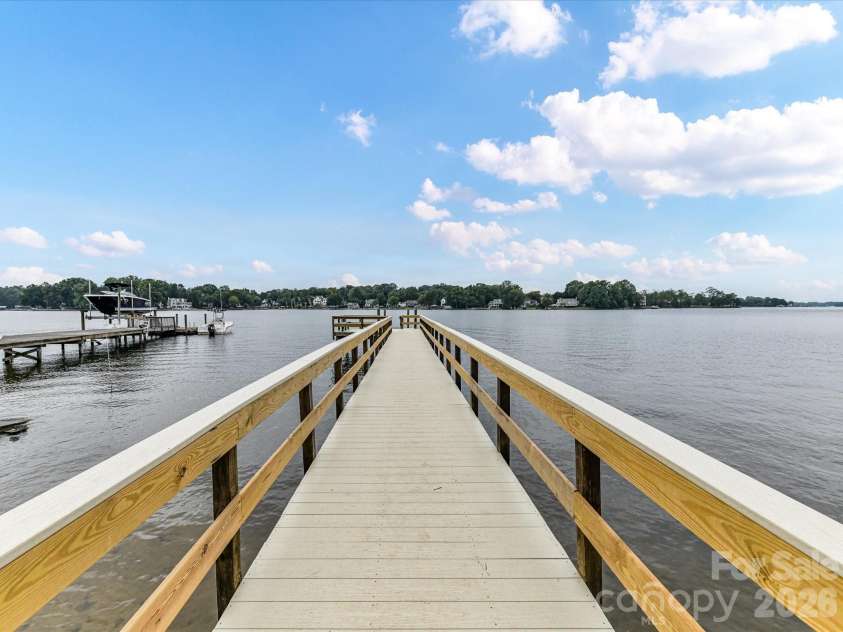 21624 Rio Oro Drive, Cornelius, NC 28031.  MLS# CAR4419384, YatesRealty ID 49127. Community Dock