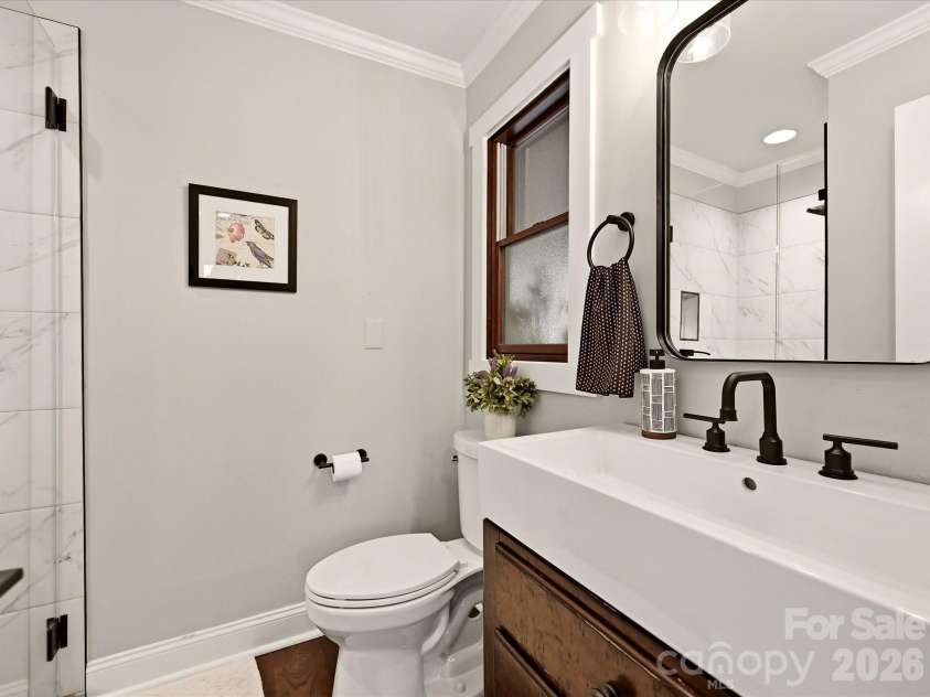 21624 Rio Oro Drive, Cornelius, NC 28031.  MLS# CAR4419384, YatesRealty ID 49127. First Floor Full Bath