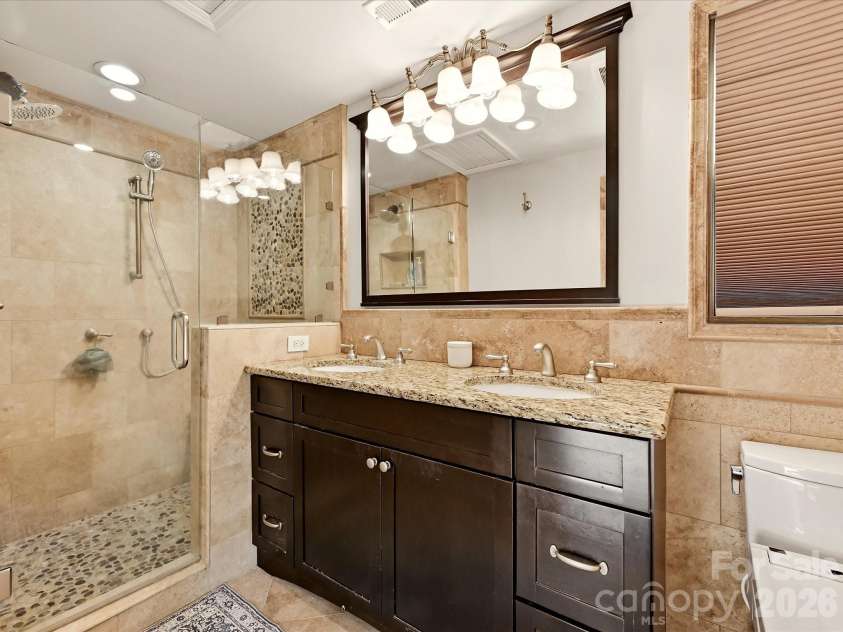 21624 Rio Oro Drive, Cornelius, NC 28031.  MLS# CAR4419384, YatesRealty ID 49127. Master Bath