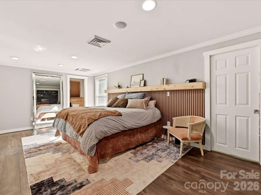 21624 Rio Oro Drive, Cornelius, NC 28031.  MLS# CAR4419384, YatesRealty ID 49127. Master Bedroom