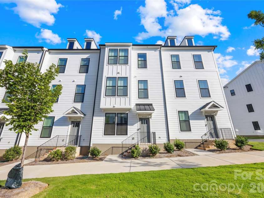15332 Ballancroft Parkway, Charlotte, NC 28277.  MLS# CAR4419305, YatesRealty ID 49128. 