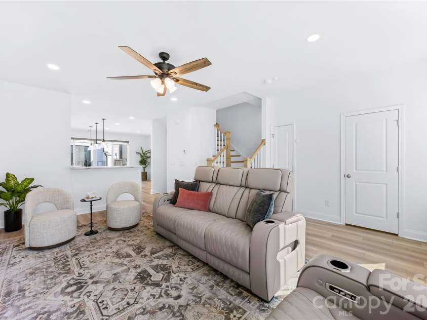 15332 Ballancroft Parkway, Charlotte, NC 28277.  MLS# CAR4419305, YatesRealty ID 49128. 