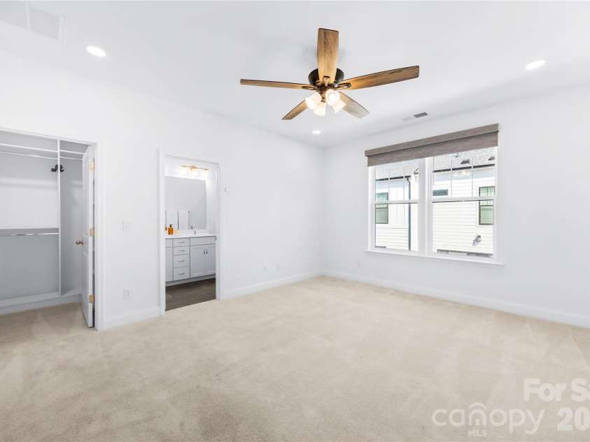 15332 Ballancroft Parkway, Charlotte, NC 28277.  MLS# CAR4419305, YatesRealty ID 49128. 