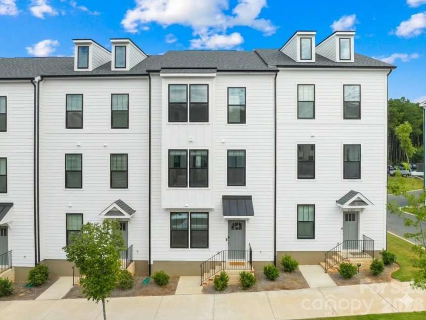 15332 Ballancroft Parkway, Charlotte, NC 28277.  MLS# CAR4419305, YatesRealty ID 49128. 