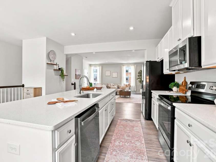 2595 Grantham Place Drive, Fort Mill, SC 29715.  MLS# CAR4418348, YatesRealty ID 49129. Kitchen
