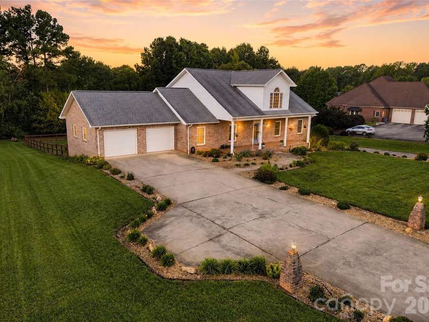 5725 Gunpowder Road, Granite Falls, NC 28630.  MLS# CAR4418292, YatesRealty ID 49130. 