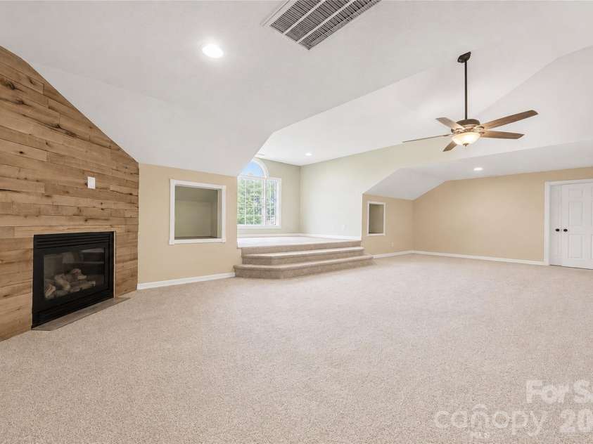 5725 Gunpowder Road, Granite Falls, NC 28630.  MLS# CAR4418292, YatesRealty ID 49130. 